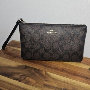 Classic Coach Signature Brown Black Corner Zip Wristlet Purse